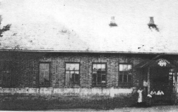 Здание Покровской земской школы, построенной в 1915 году